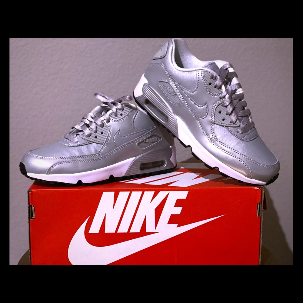 Nike Air Max 90 SE LTR (GS) 5Y (woman’s 6.5)